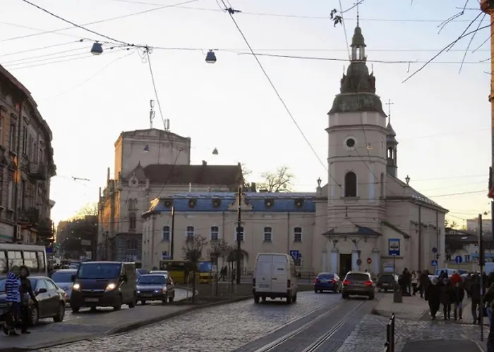 в центрі на вулиці шевченка 12 дуже комфортна недалеко біля вокзалу *