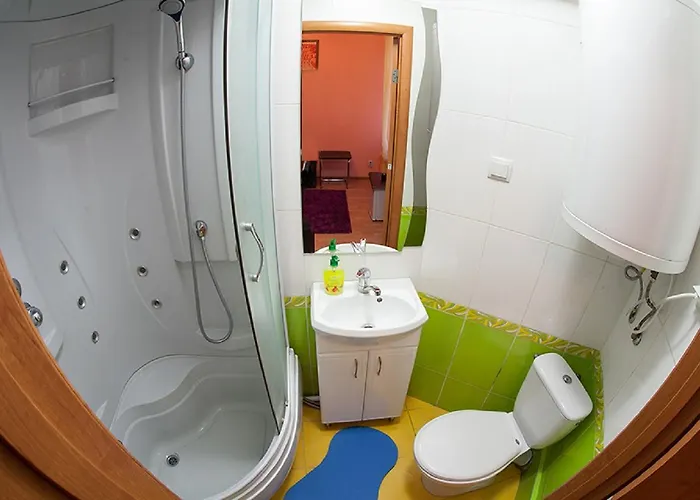 в центрі на вулиці шевченка 12 дуже комфортна недалеко біля вокзалу